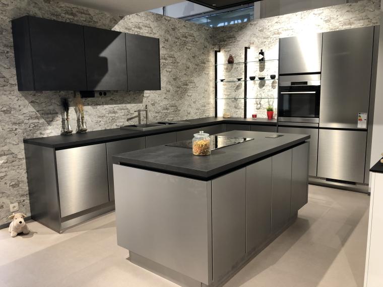 Moderne hoekkeuken met eiland