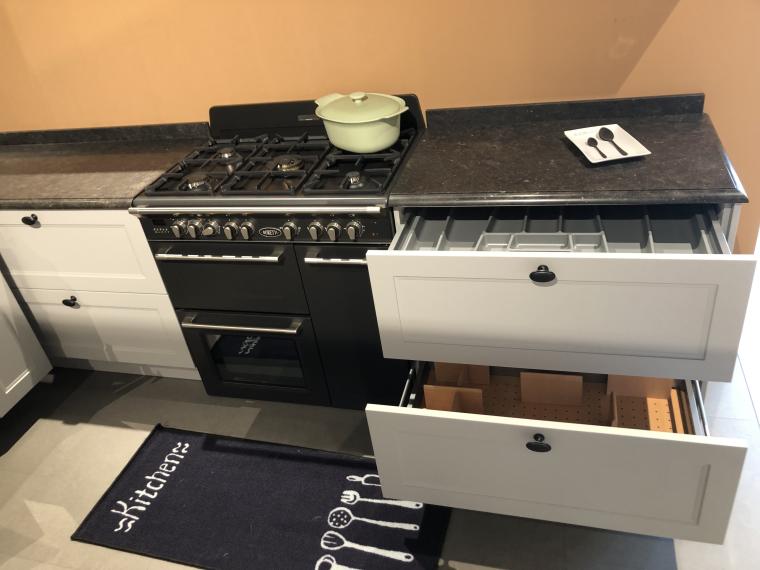 Landelijk parallel keuken - Massieve steenwerkblad