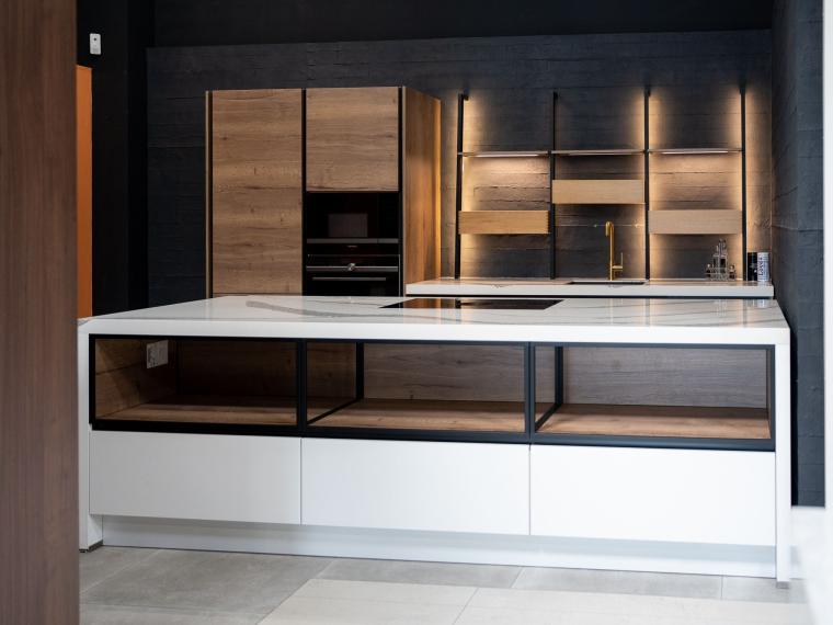 Nobilia havana eiken keuken greeploos met wit eiland