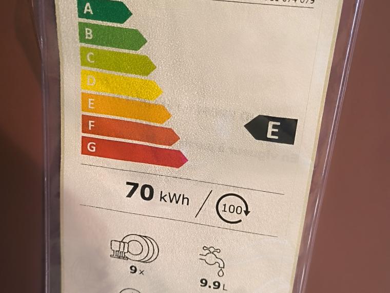 Mut zur Farbe - schöne Küche in Rostrot