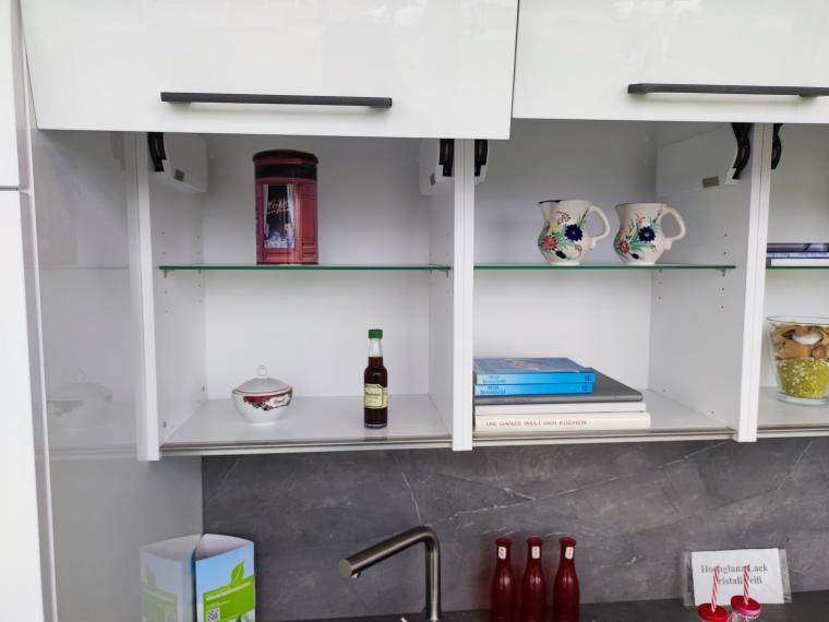 Musterküche Häcker Systemat AV2130 Kristallweiß