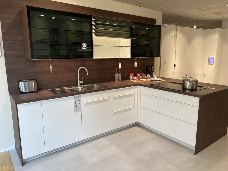 Koje 012 Moderne Nobilia Küche mit hochwertigen Bosch Geräten