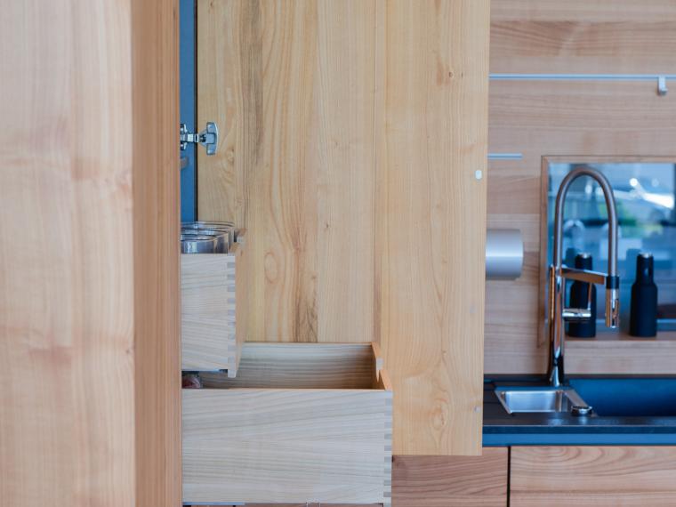 Exklusive Massivholzküche vom Schreiner | Kirsche | Miele | 43.300 € sparen