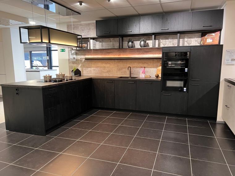 Moderne Keller design keuken in donker hout