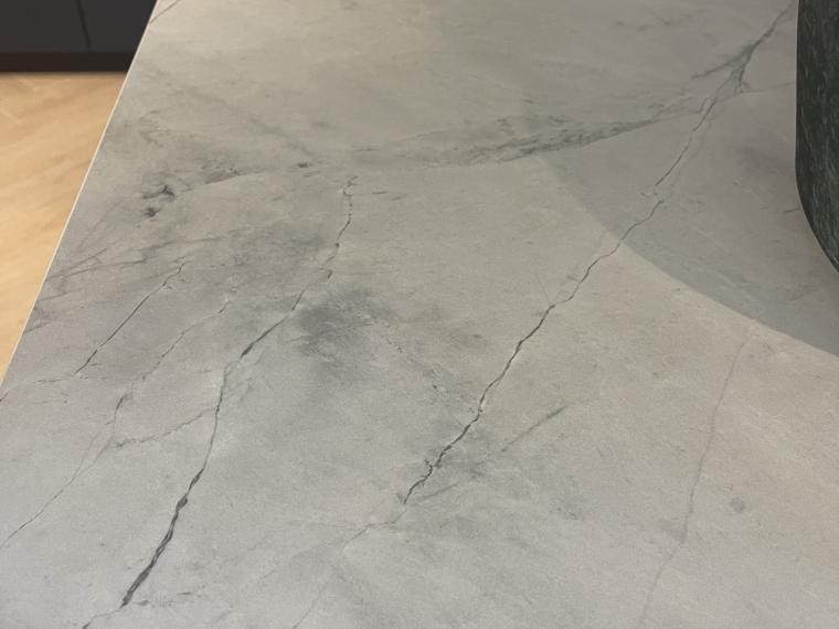 Schmidt keuken in de kleur Navy soft Nano Sencha uitgevoerd in een ultramat front met Jungle