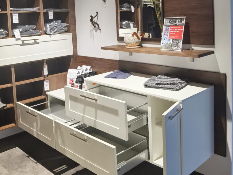 Moderne Garderobe mit Blickfanggarantie