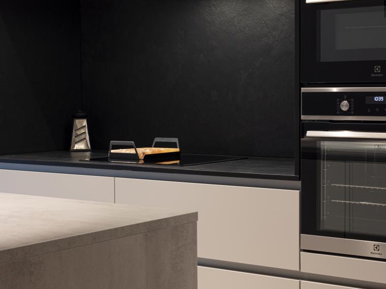Moderne greeploze keuken met spoeleiland