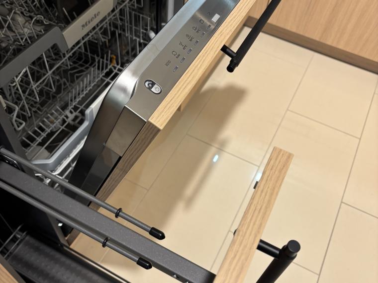 Häcker Systemat AV 2040 in Feineiche Natur mit Miele Geräten
