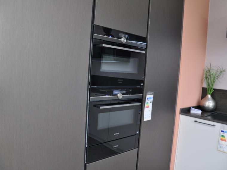 Exklusive Häcker Systemat Küche inkl. Dekton Arbeitsplatte