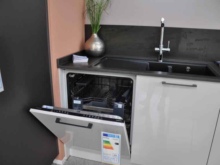 Exklusive Häcker Systemat Küche inkl. Dekton Arbeitsplatte