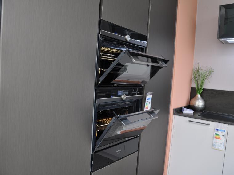 Exklusive Häcker Systemat Küche inkl. Dekton Arbeitsplatte
