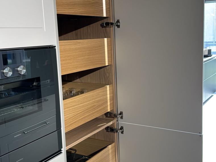 Hochwertige Landhaus-Küche mit Insel und Silestone Arbeitsplatte