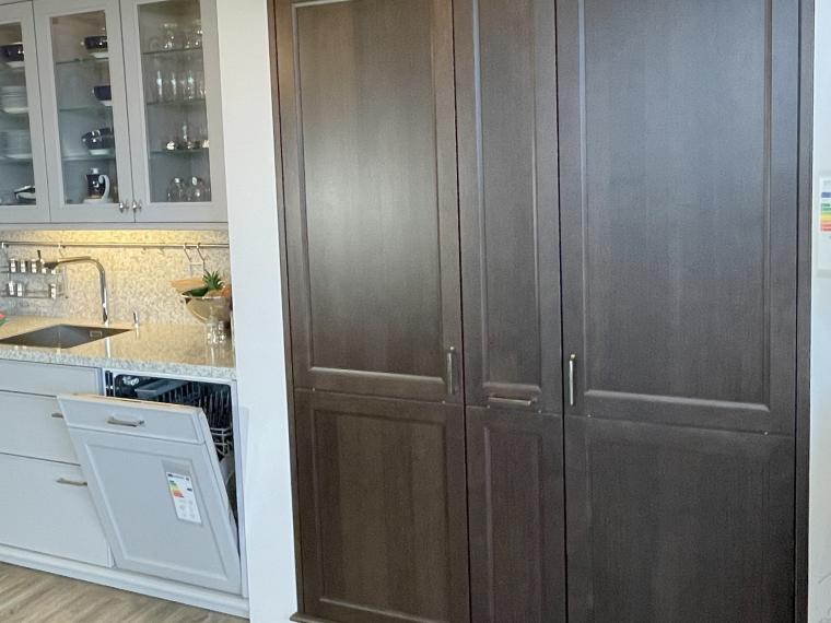 Elegante und moderne SieMatic Küche mit Arbeitsplatte im SteinDesign