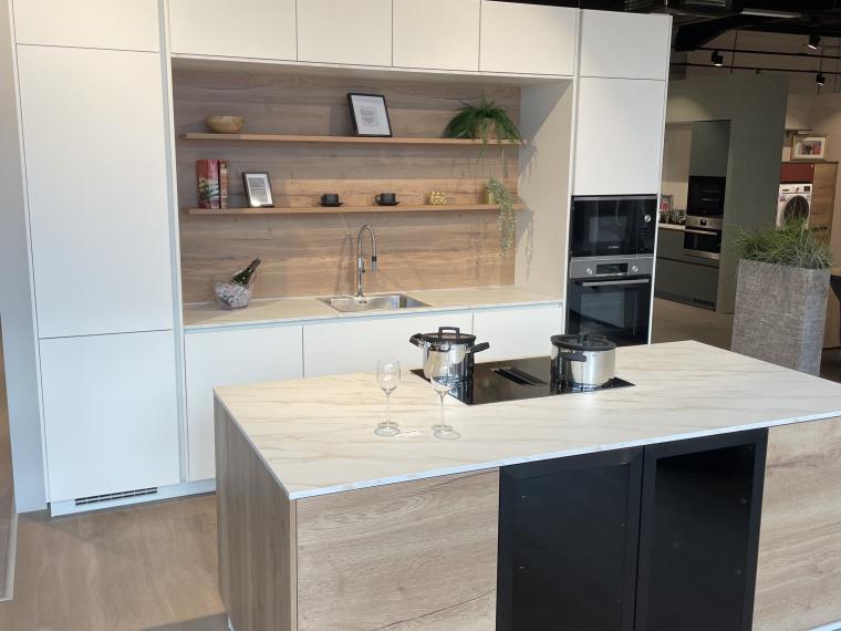 Parallel keuken met eiland