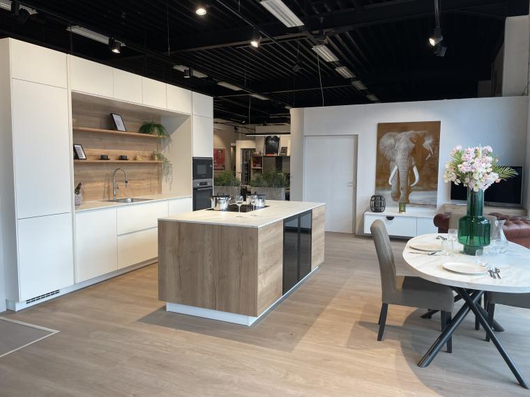 Parallel keuken met eiland