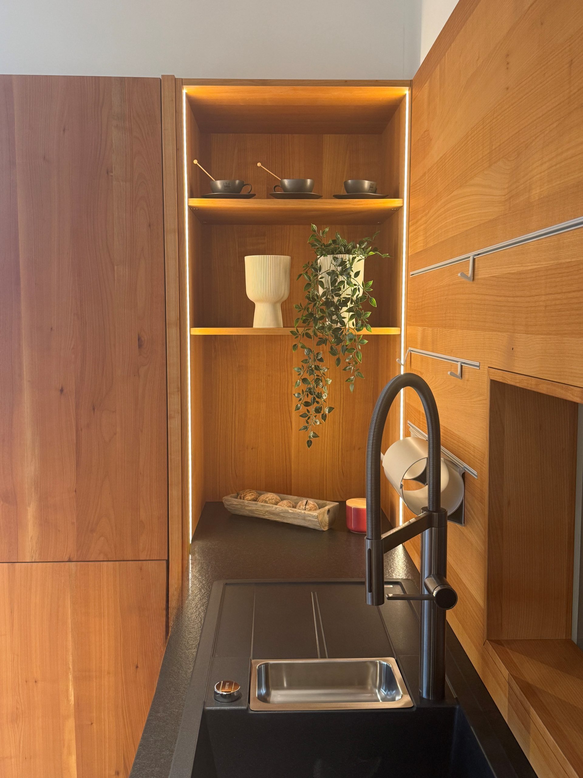 Exklusive Massivholzküche vom Schreiner | Kirsche | Miele | 43.300 € sparen