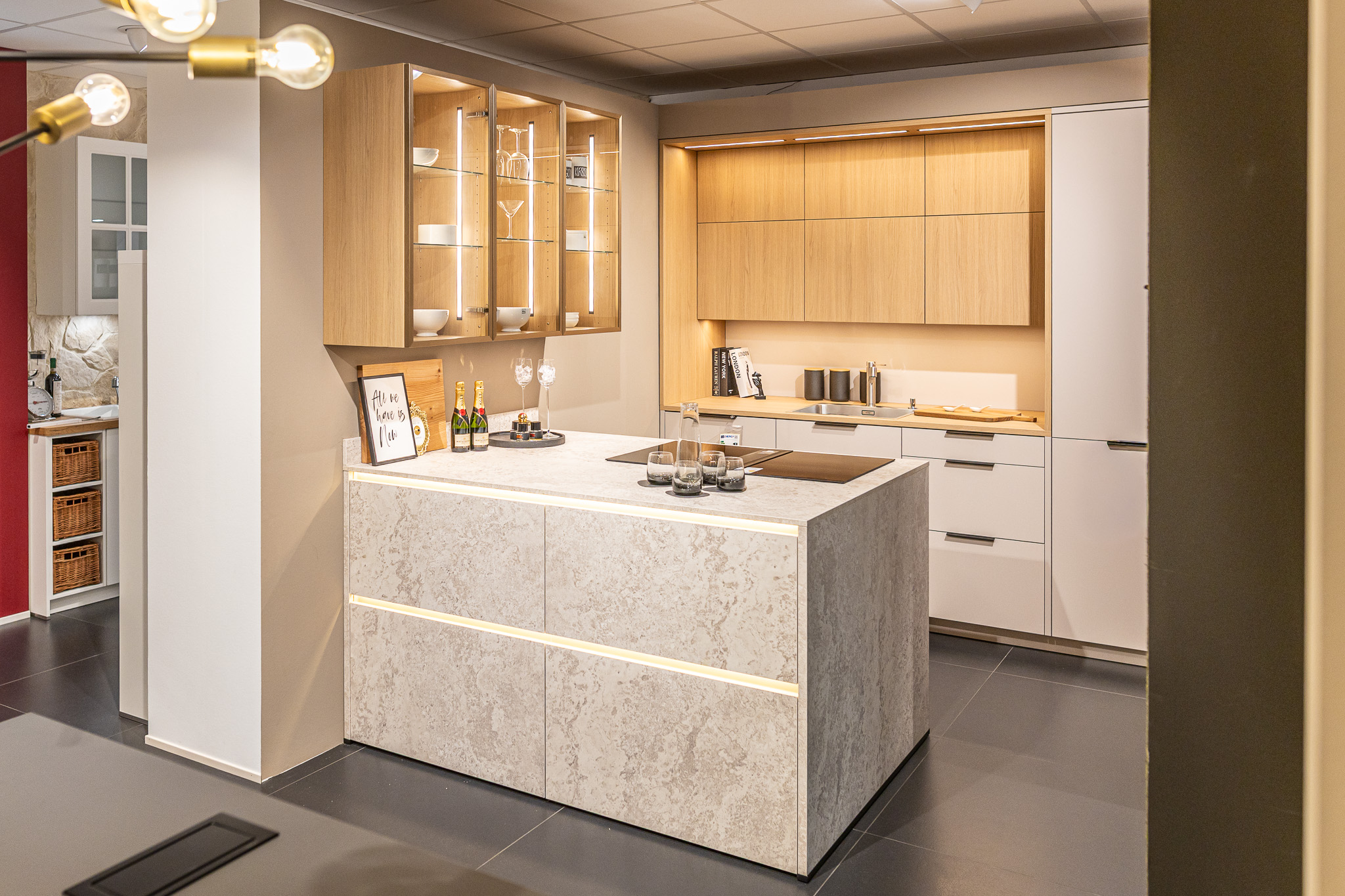 Moderne Häcker Designküche 2025 in Kaschmir – aktuelle Trendfarbe mit hochwertiger Ausstattung