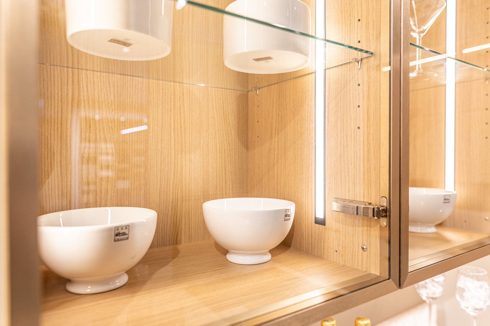 Moderne Häcker Designküche 2025 in Kaschmir – aktuelle Trendfarbe mit hochwertiger Ausstattung