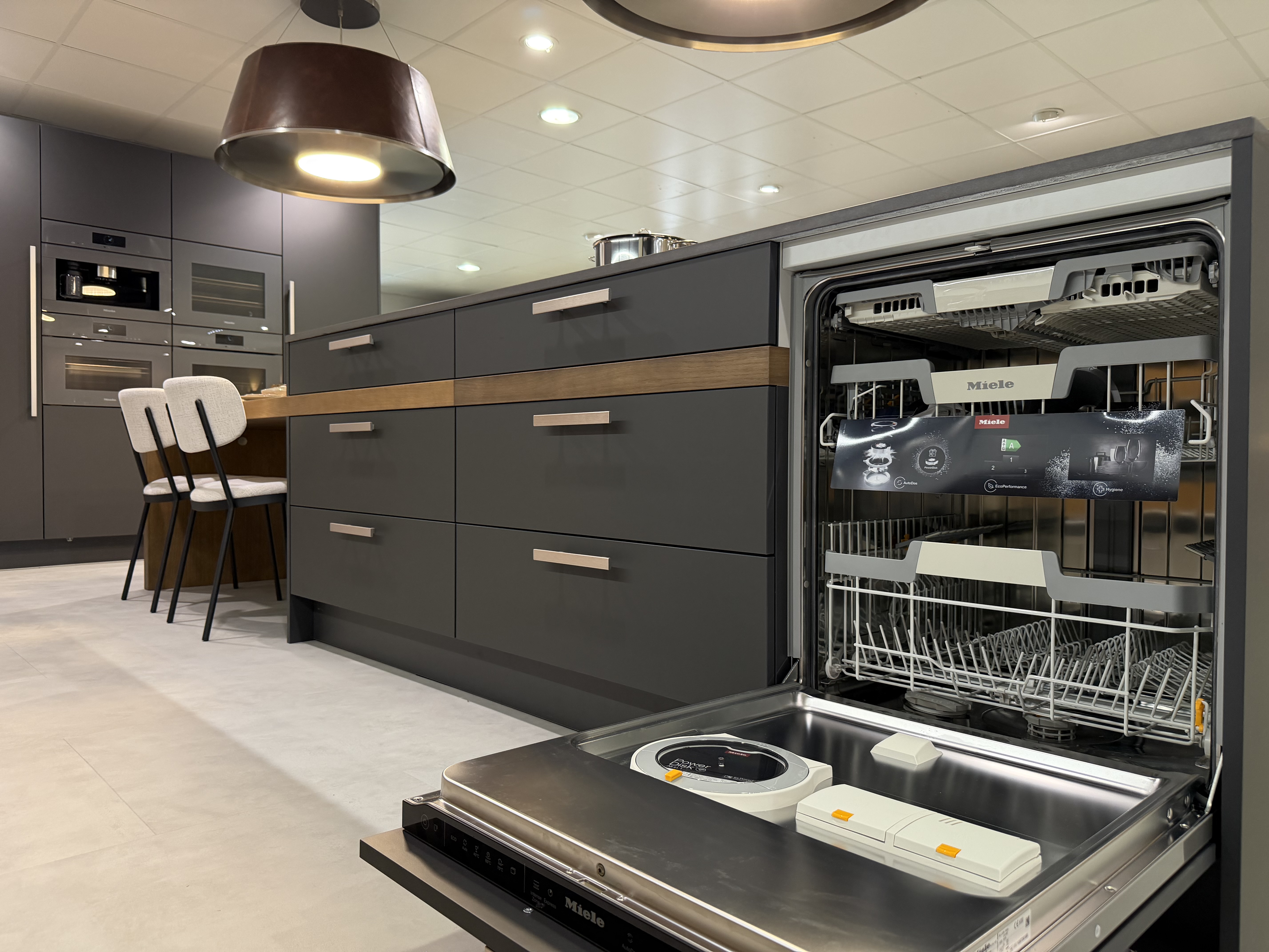 Leicht-Miele-Dekton