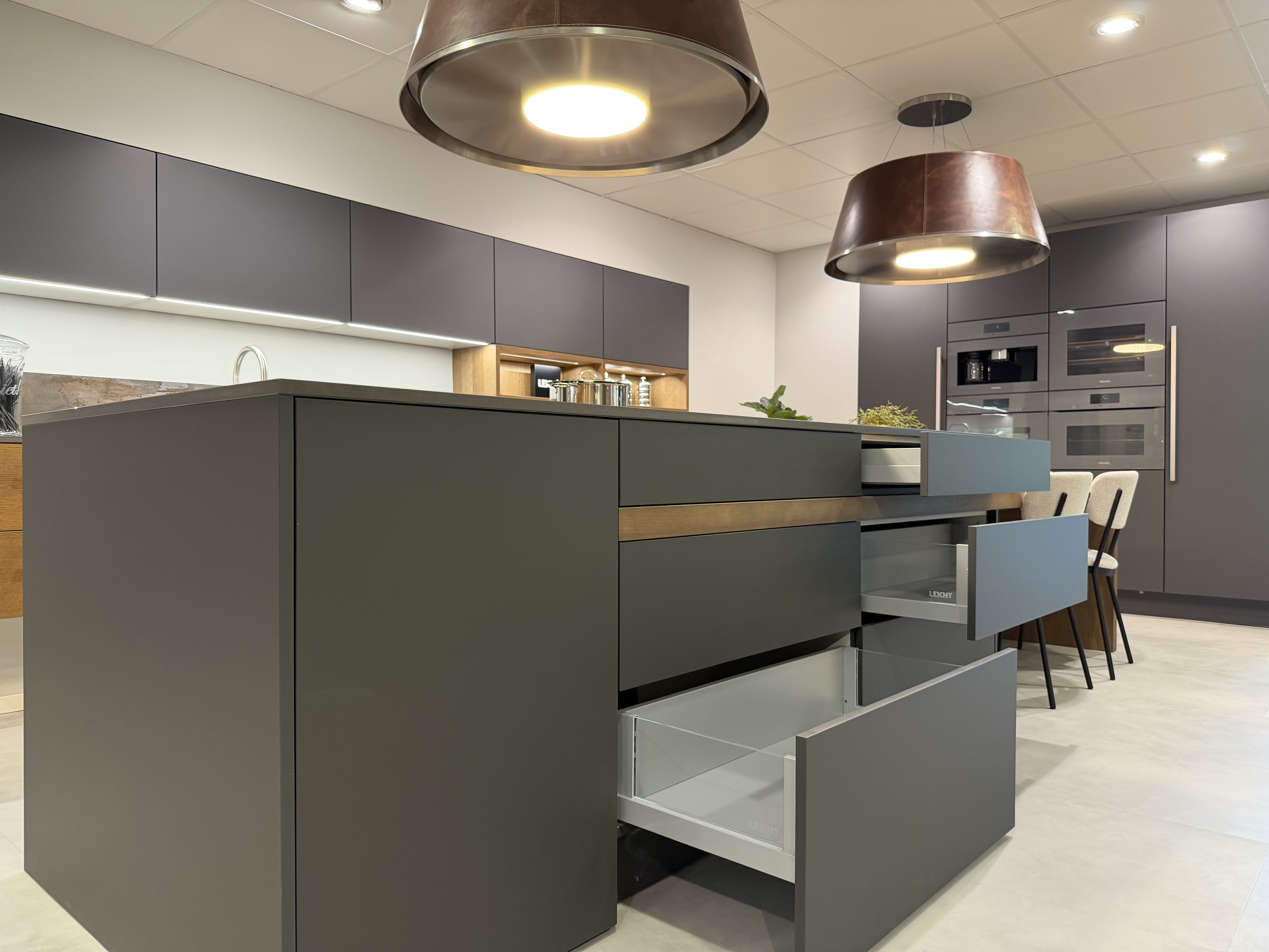 Leicht-Miele-Dekton