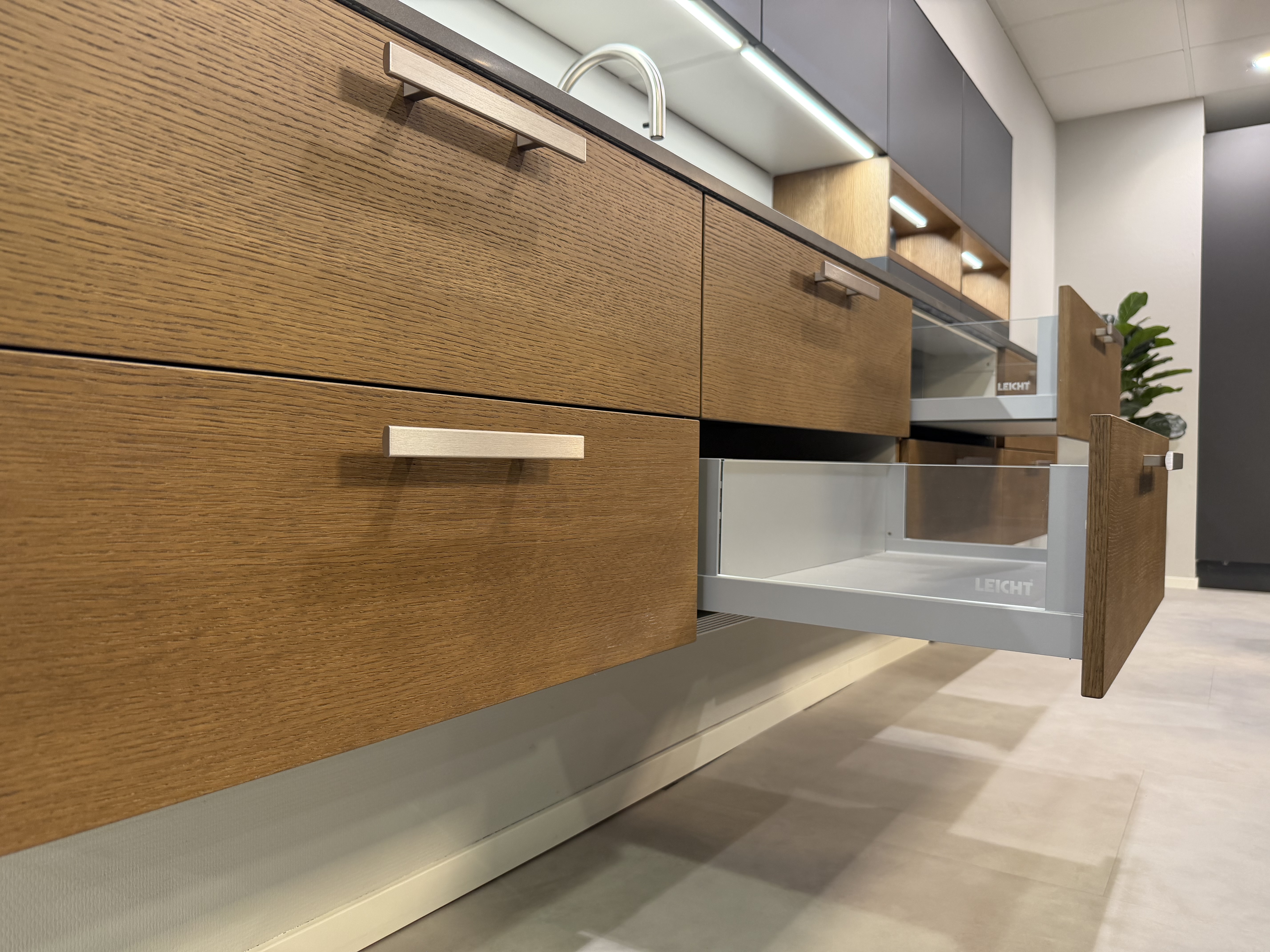Leicht-Miele-Dekton