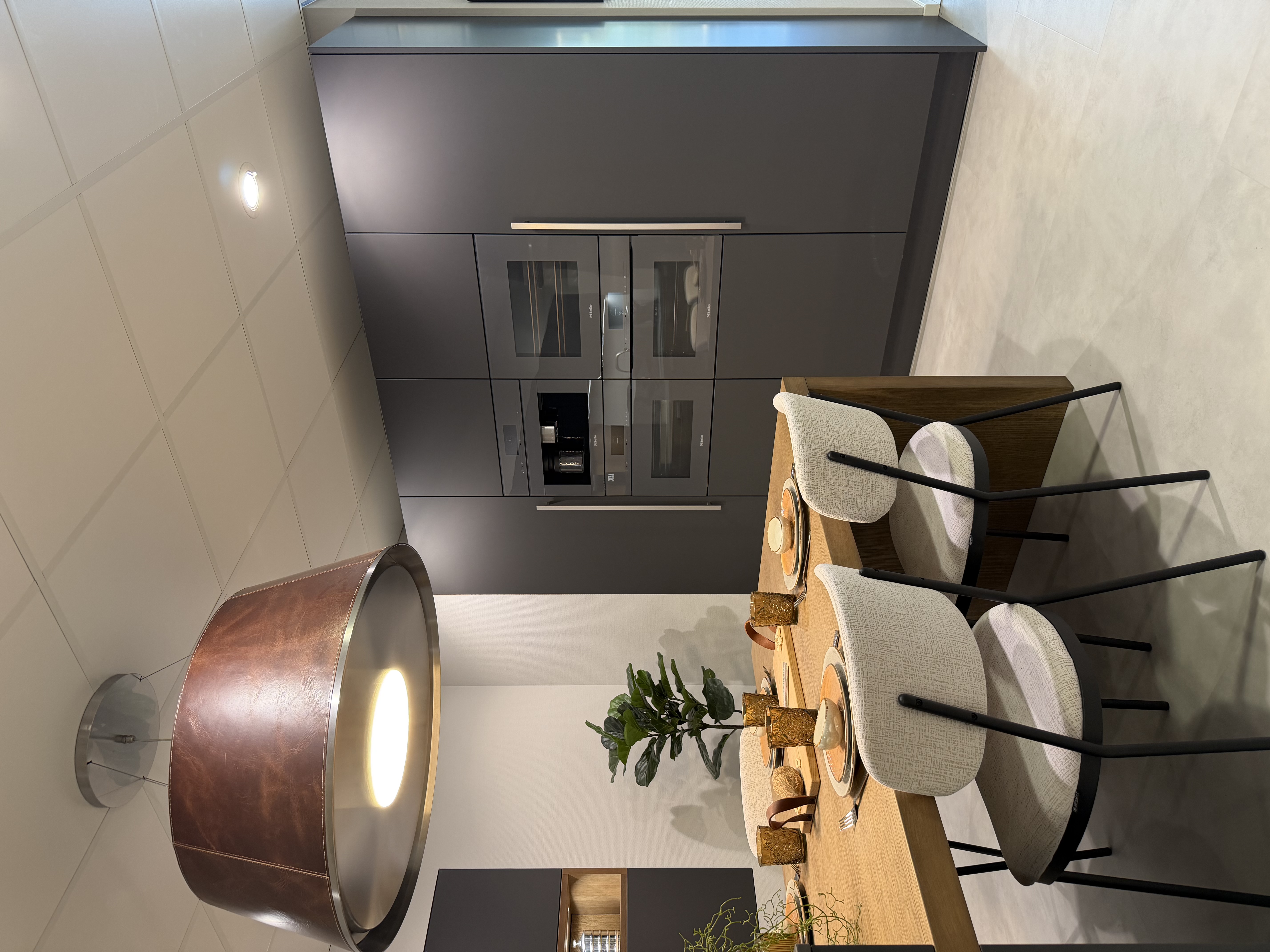 Leicht-Miele-Dekton