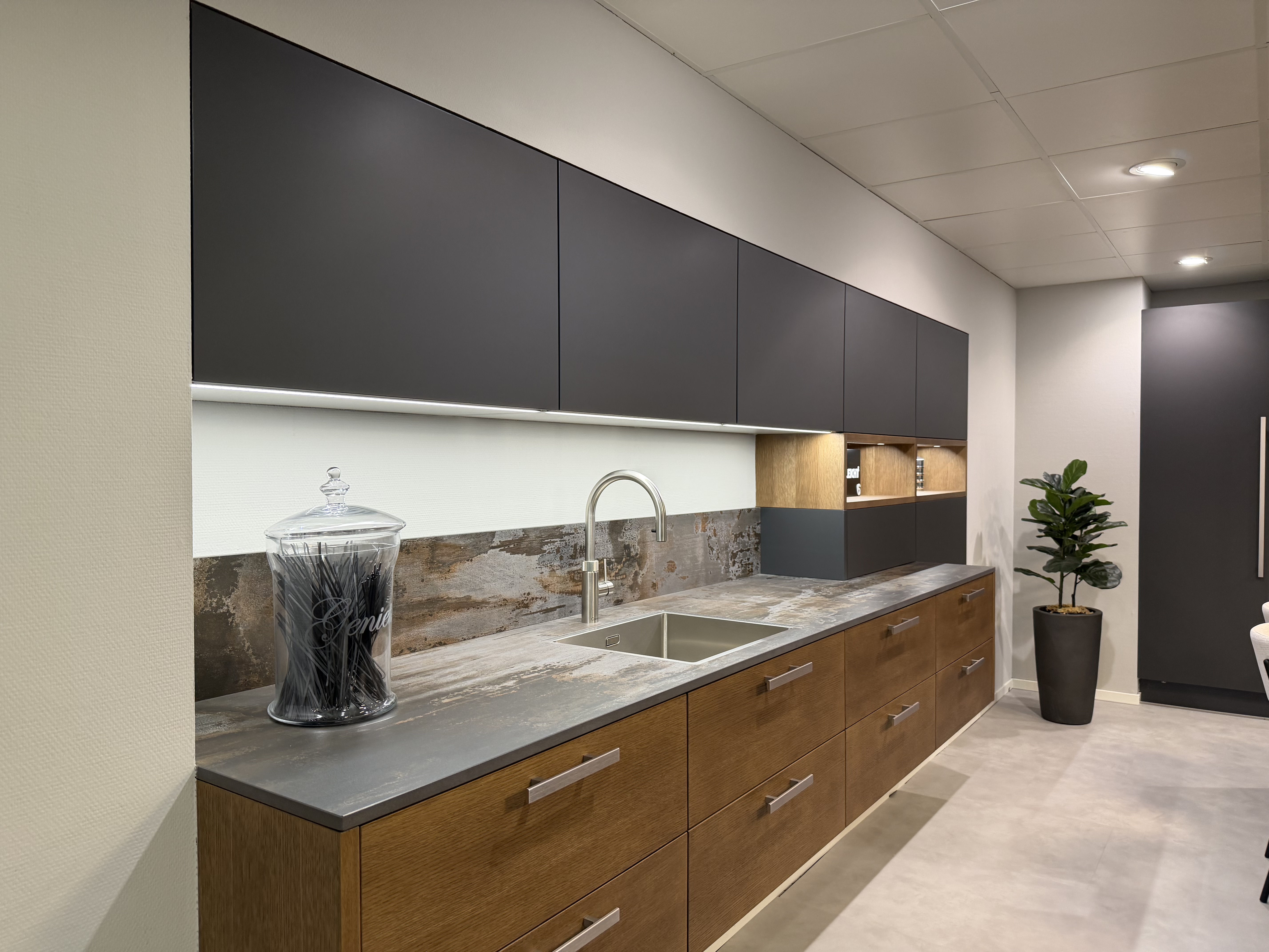Leicht-Miele-Dekton