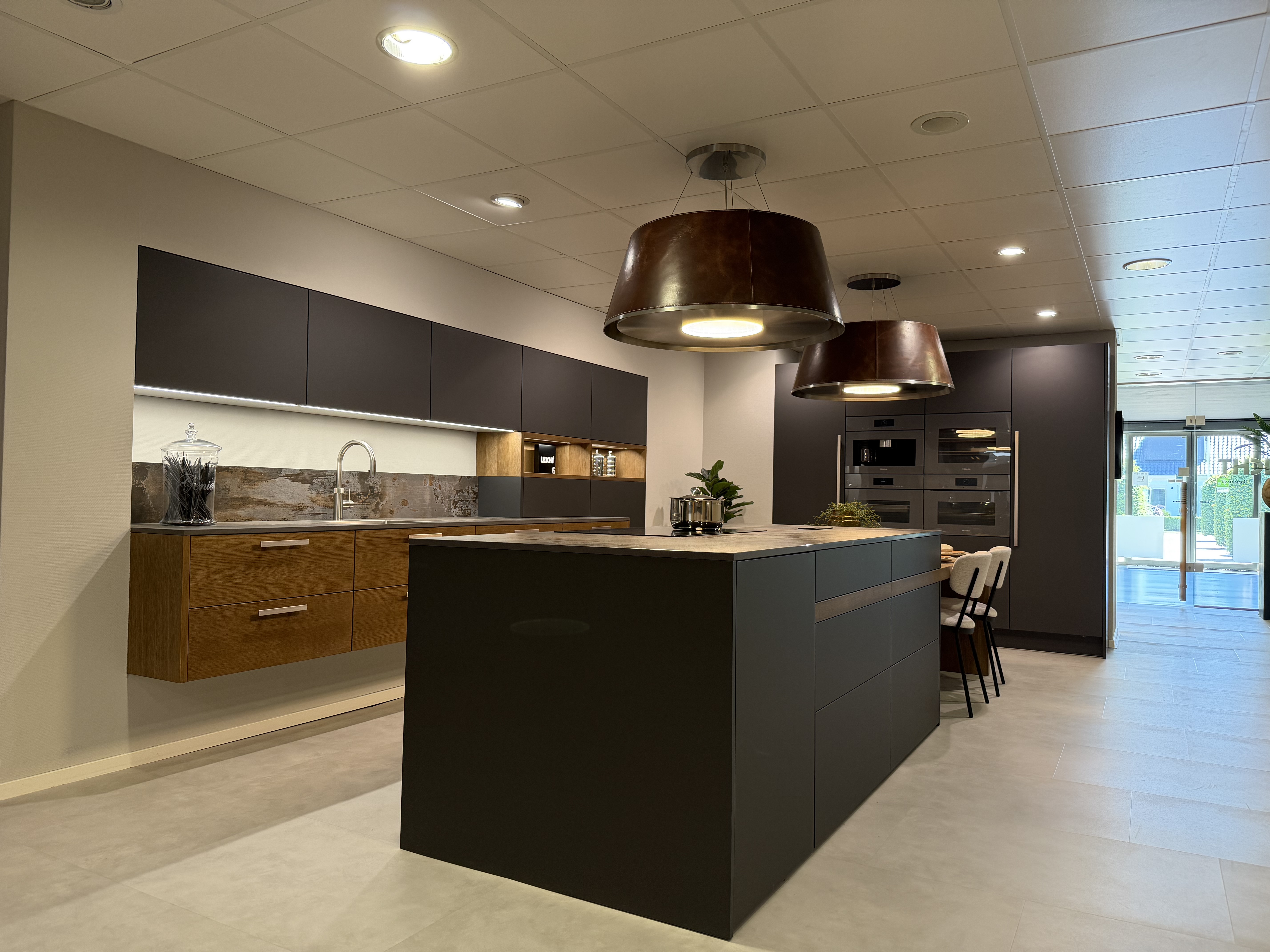 Leicht-Miele-Dekton
