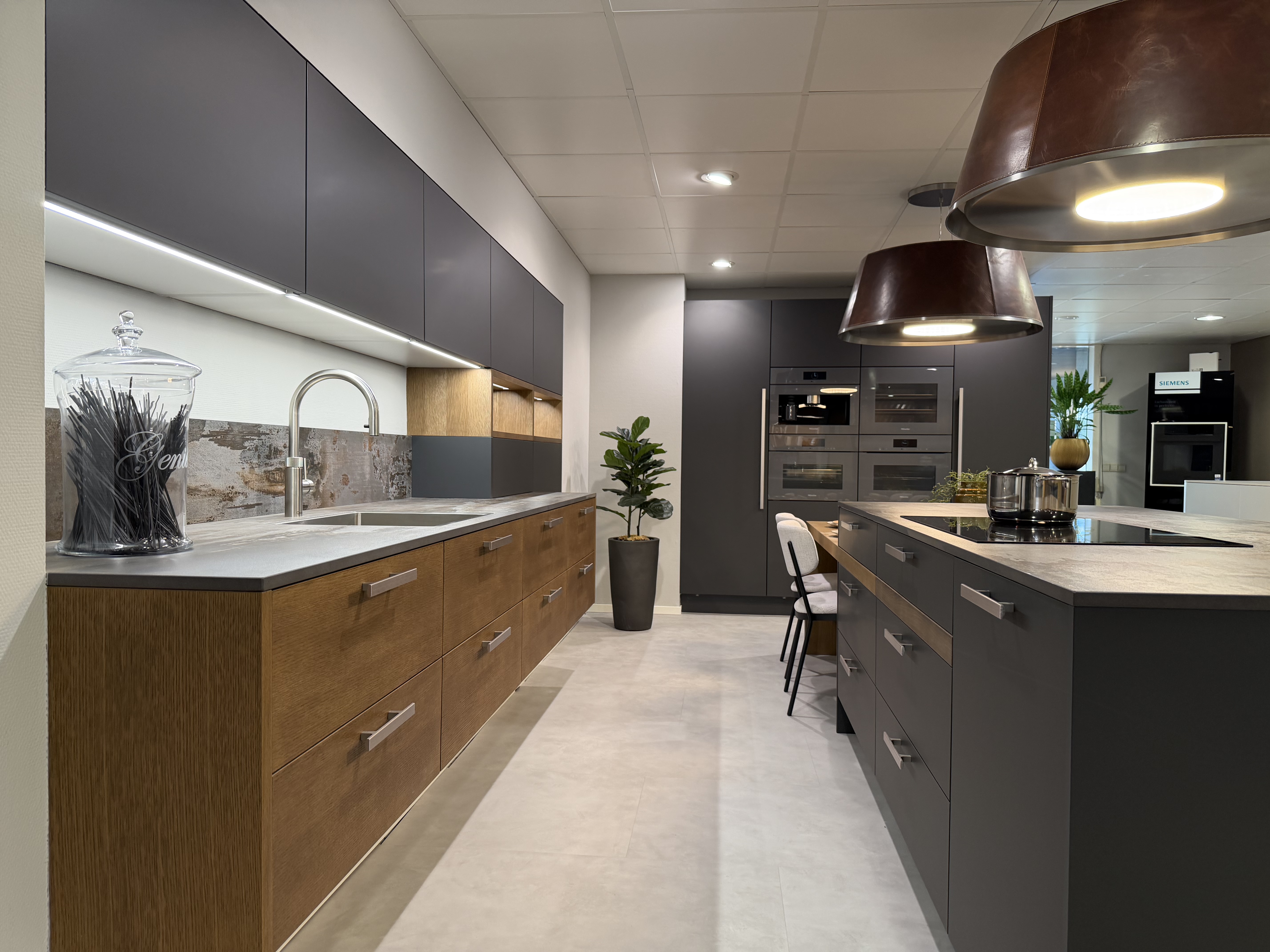 Leicht-Miele-Dekton