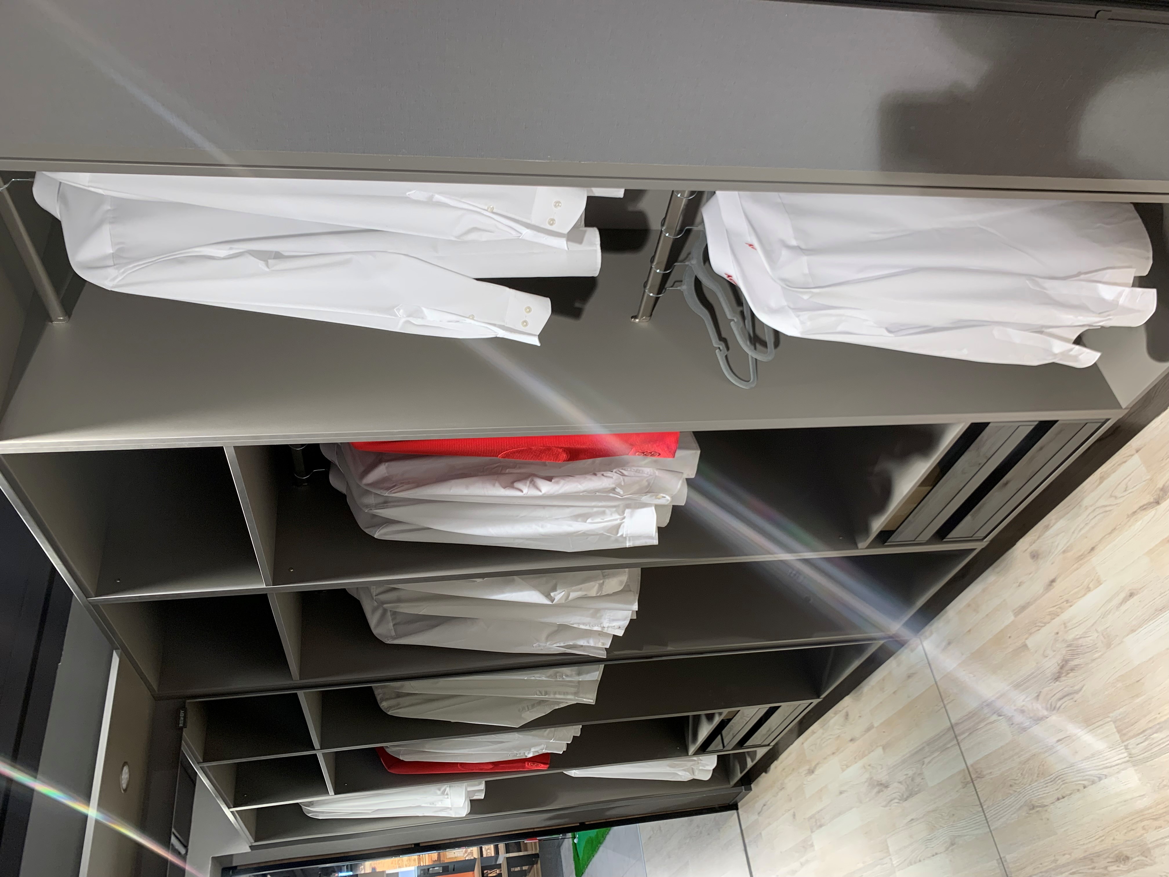 Begehbarer Schrank