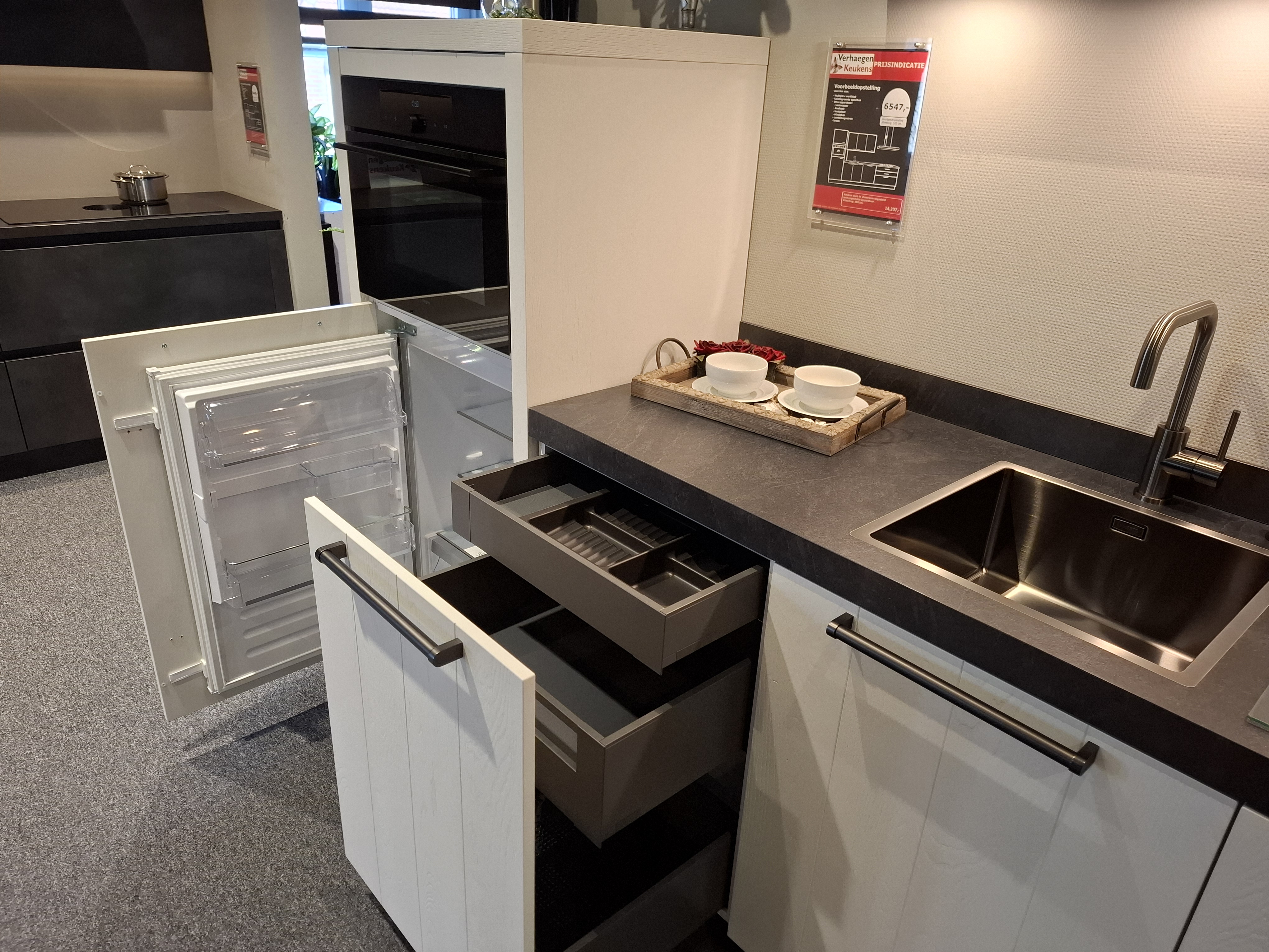 Stoere robuuste grof eiken keuken