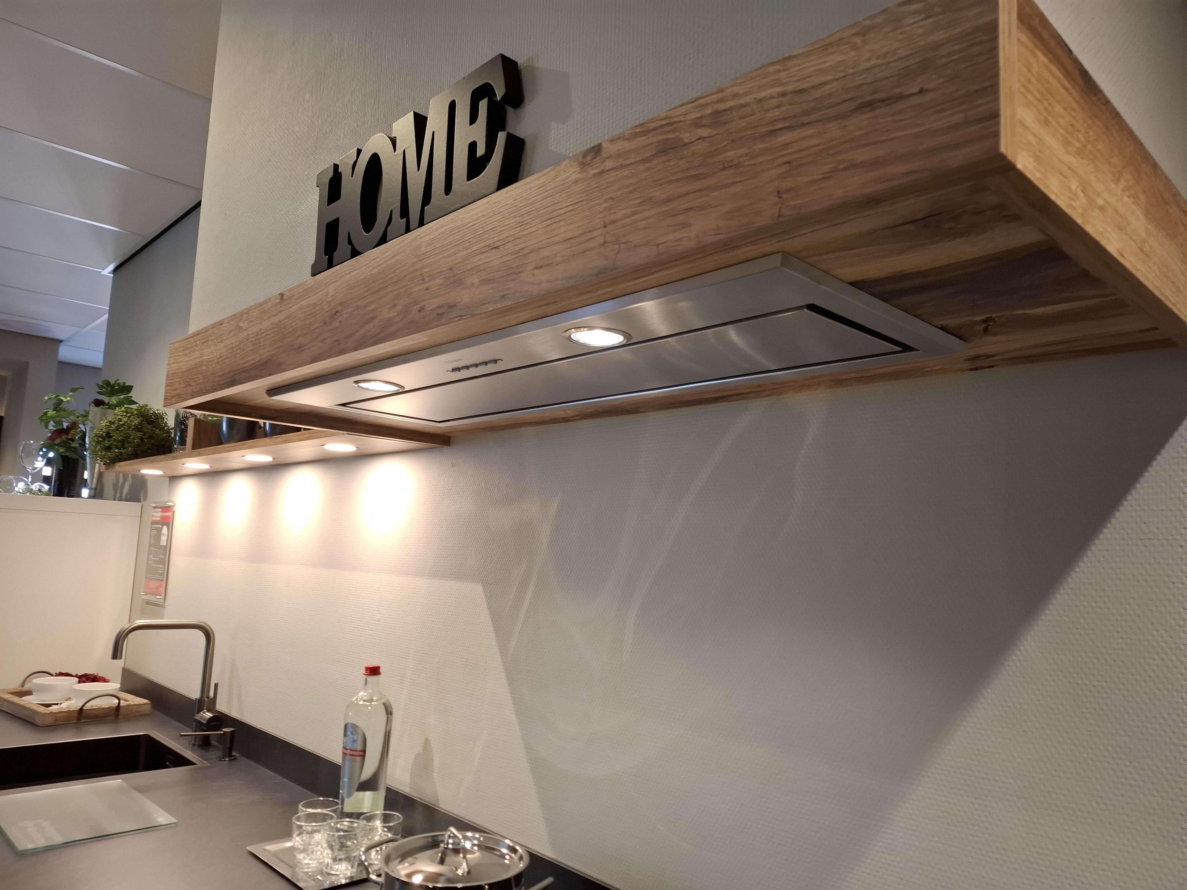 Stoere robuuste grof eiken keuken