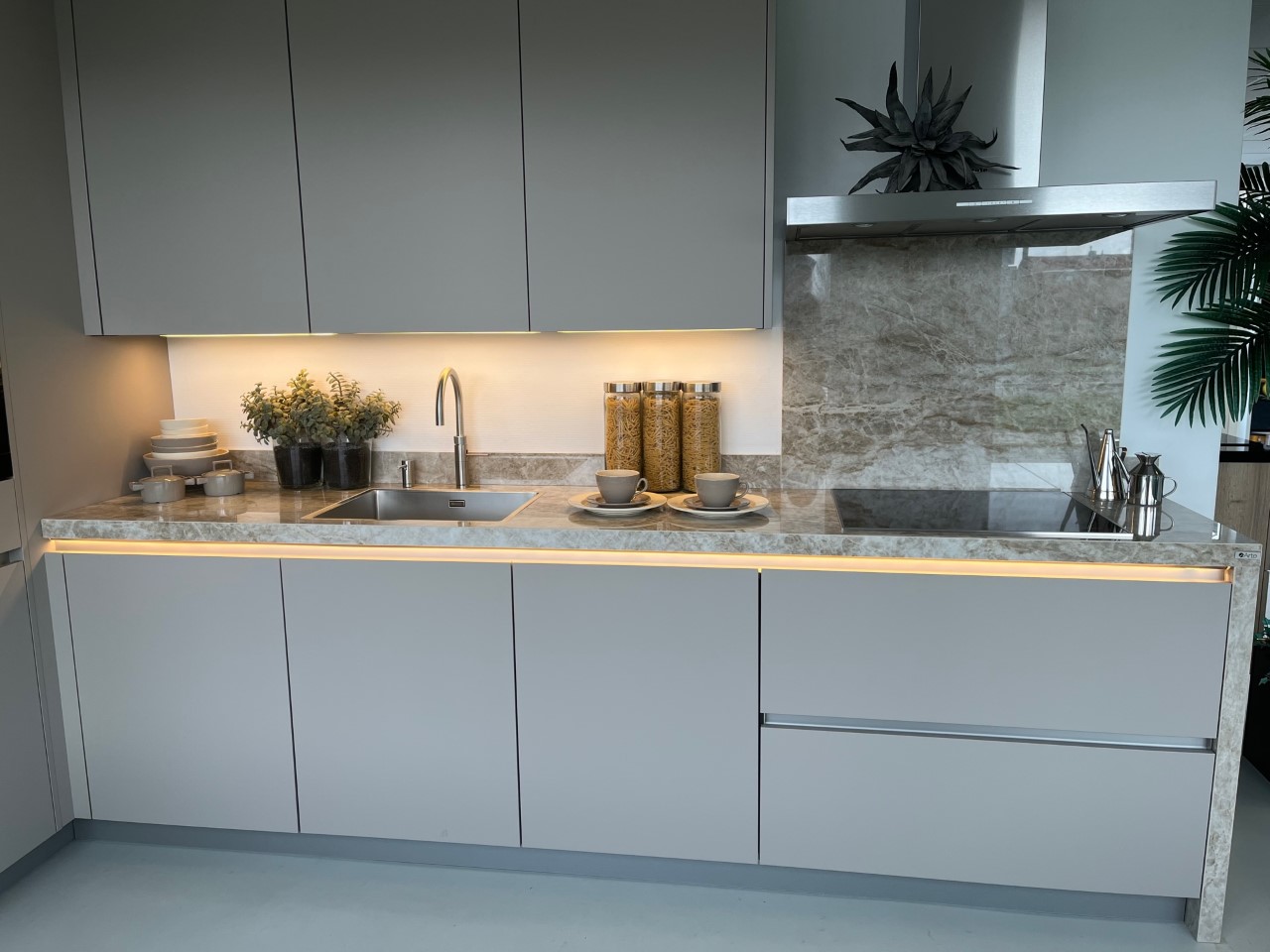 Selectiv Resopal Pro Dark Powder met Miele apparatuur