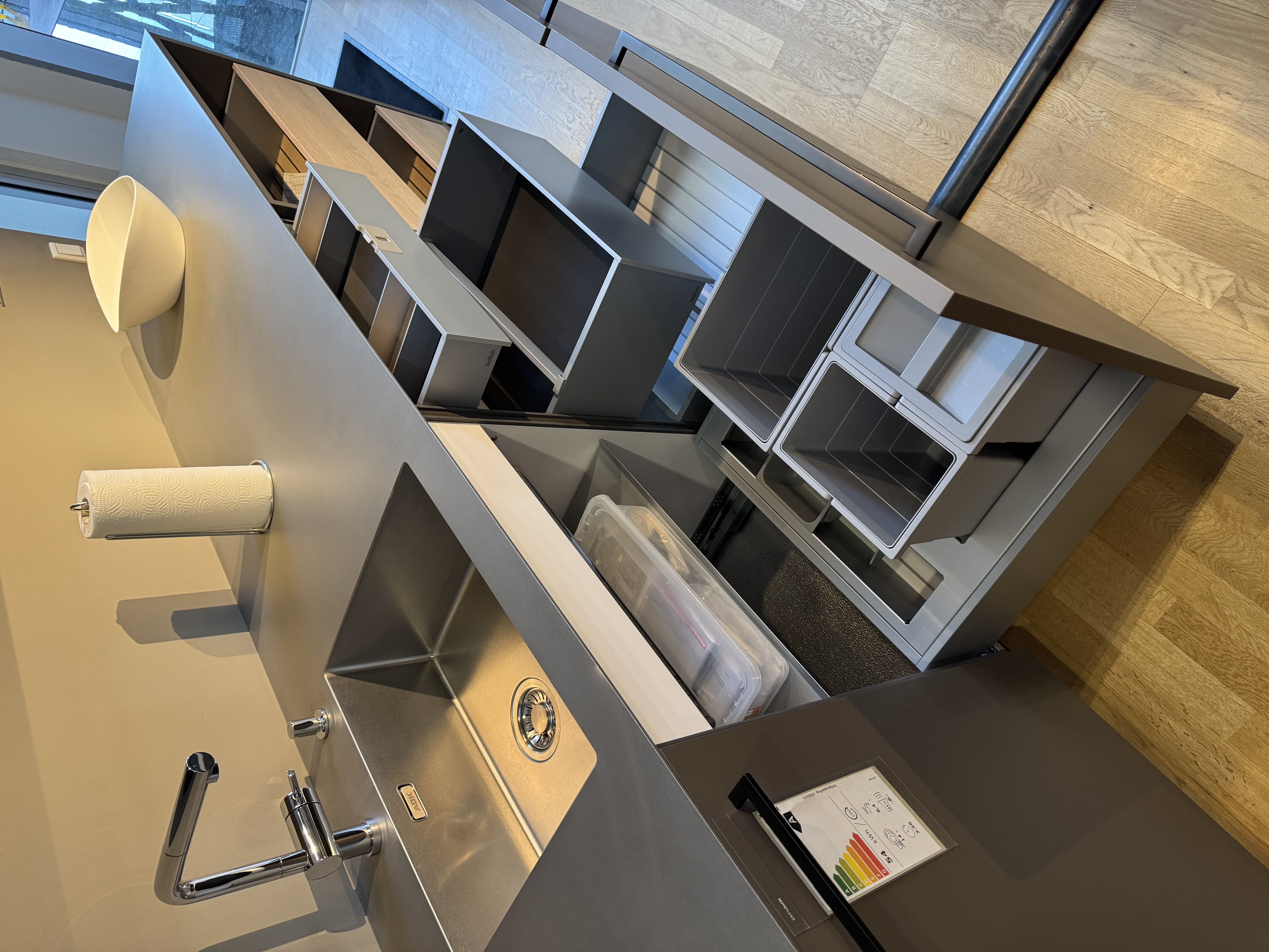 SC 41 Designinsel mit warmgewalzter Edelstahl-Arbeitsplatte