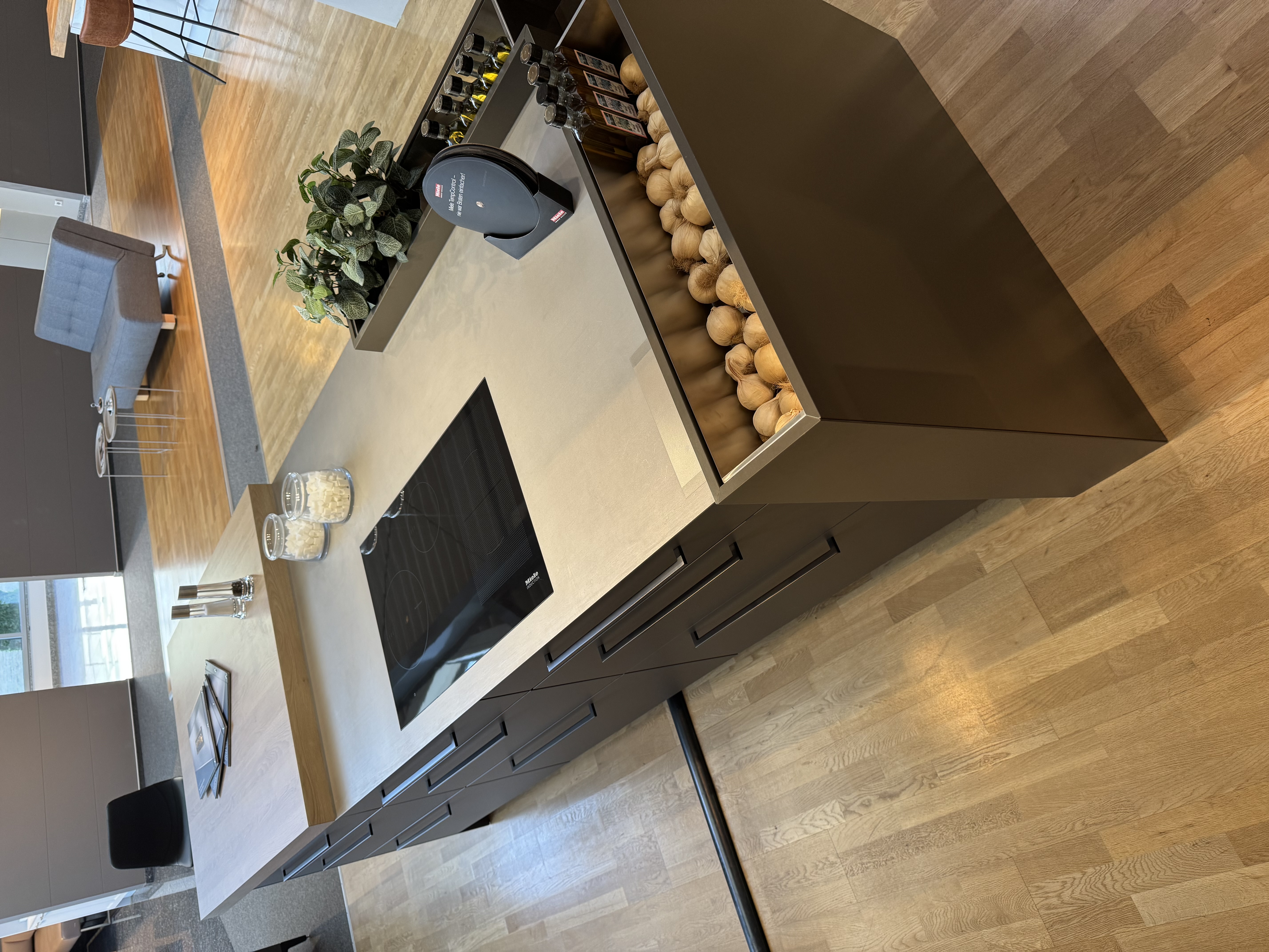 SC 41 Designinsel mit warmgewalzter Edelstahl-Arbeitsplatte