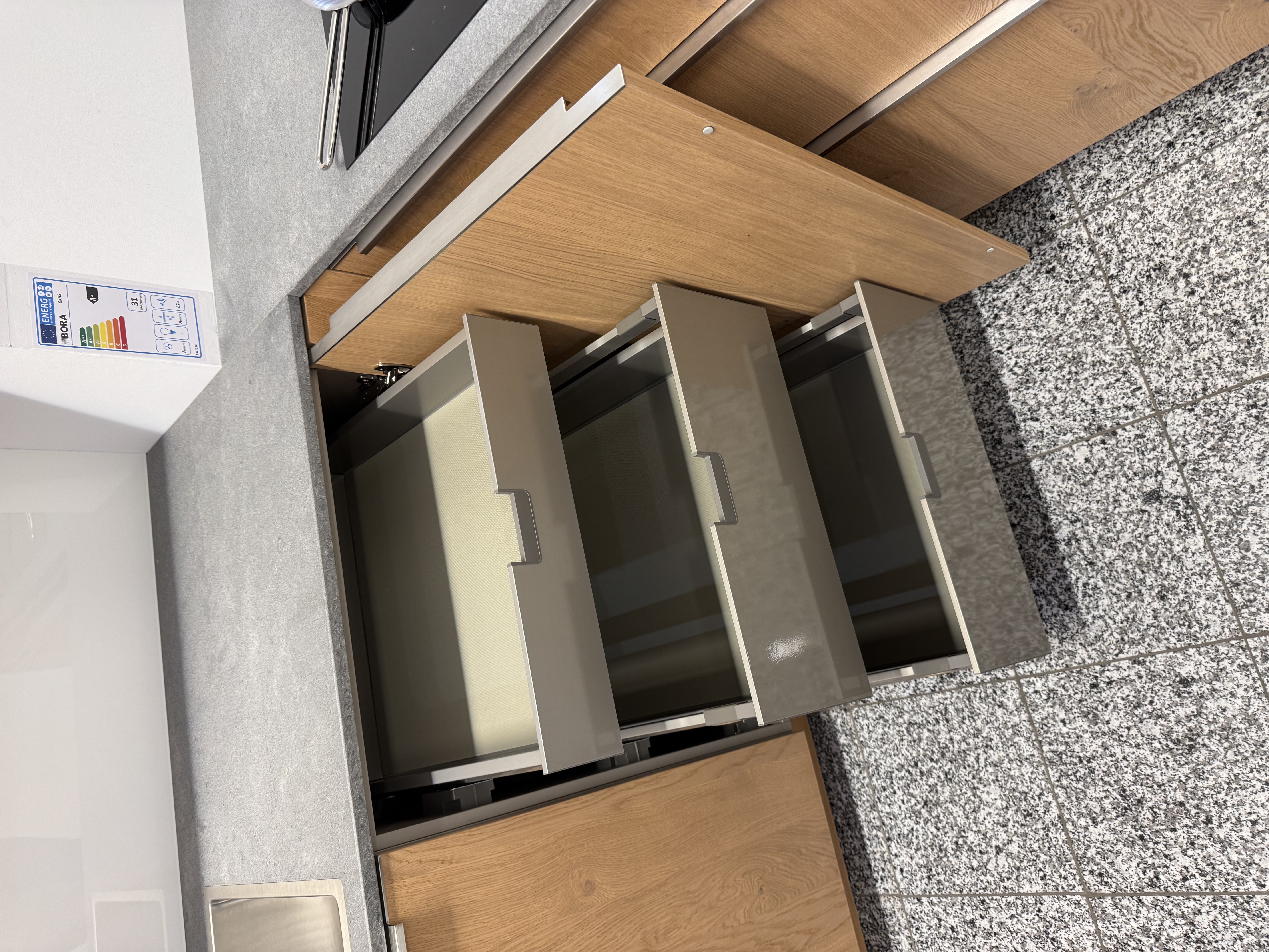 AV5082 Wildeiche Hell Echtholz trifft modernes Design