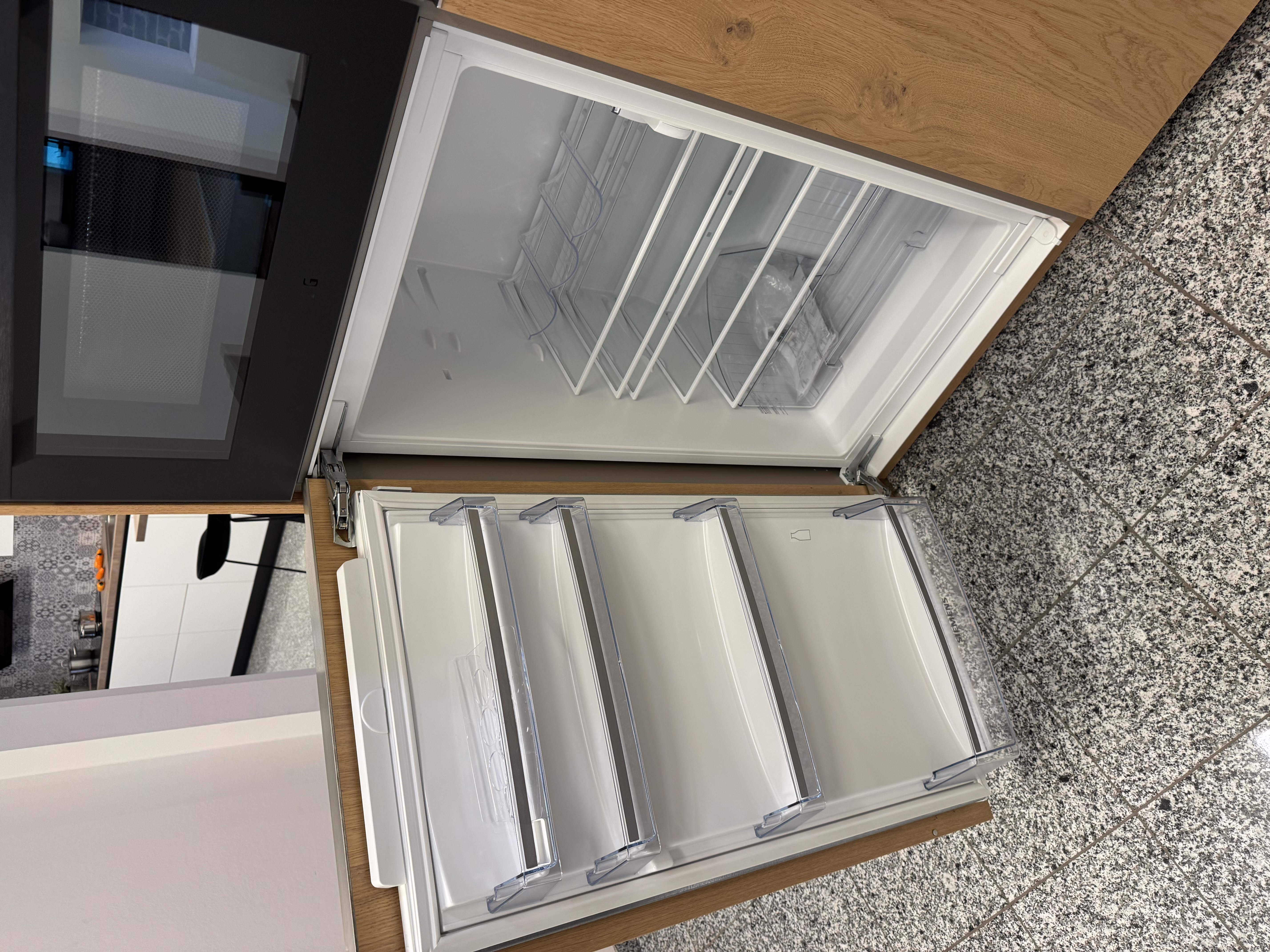 AV5082 Wildeiche Hell Echtholz trifft modernes Design