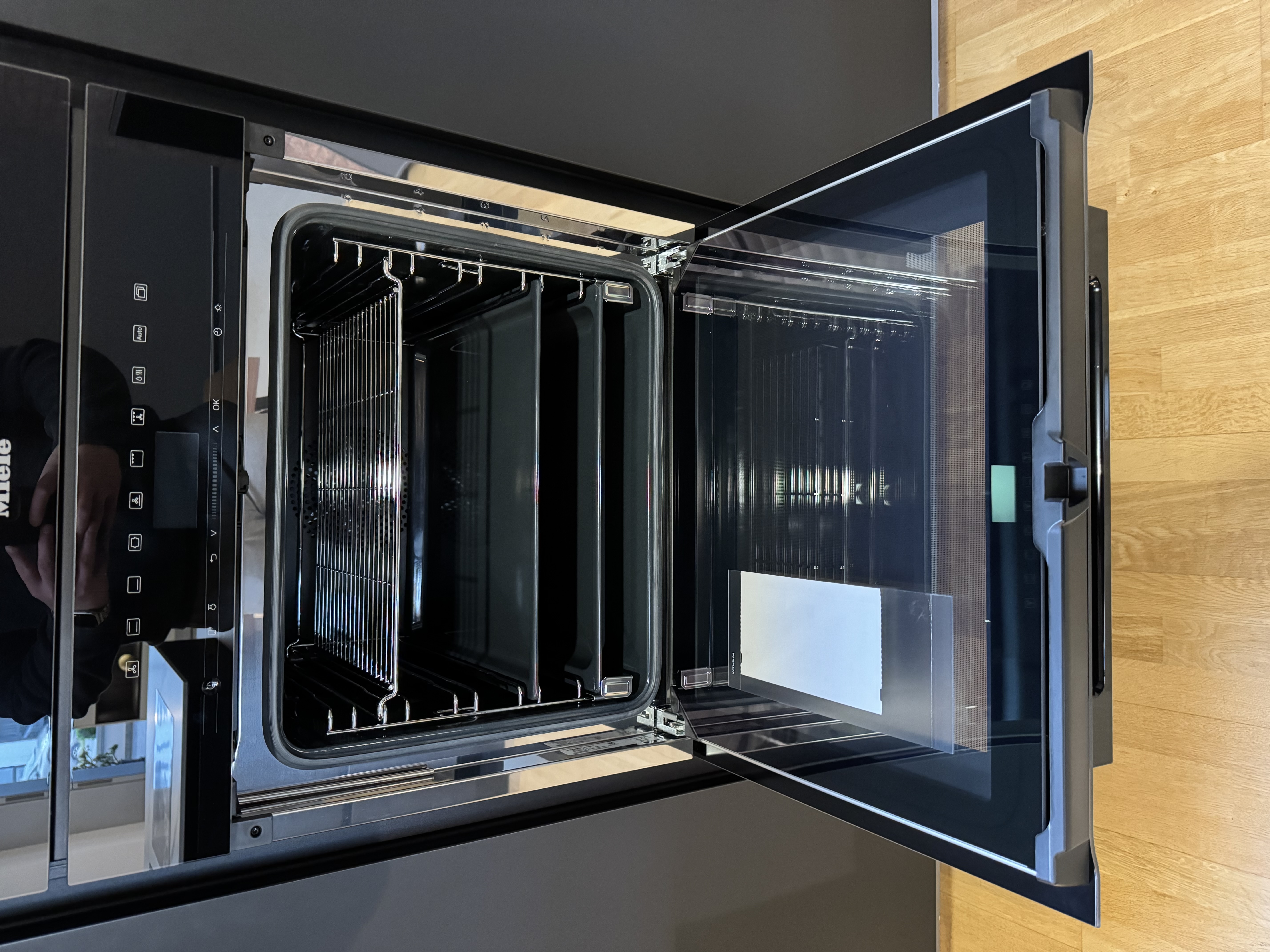 AV2135 GL Schwarz Matt Moderne Eleganz in Schwarz Matt