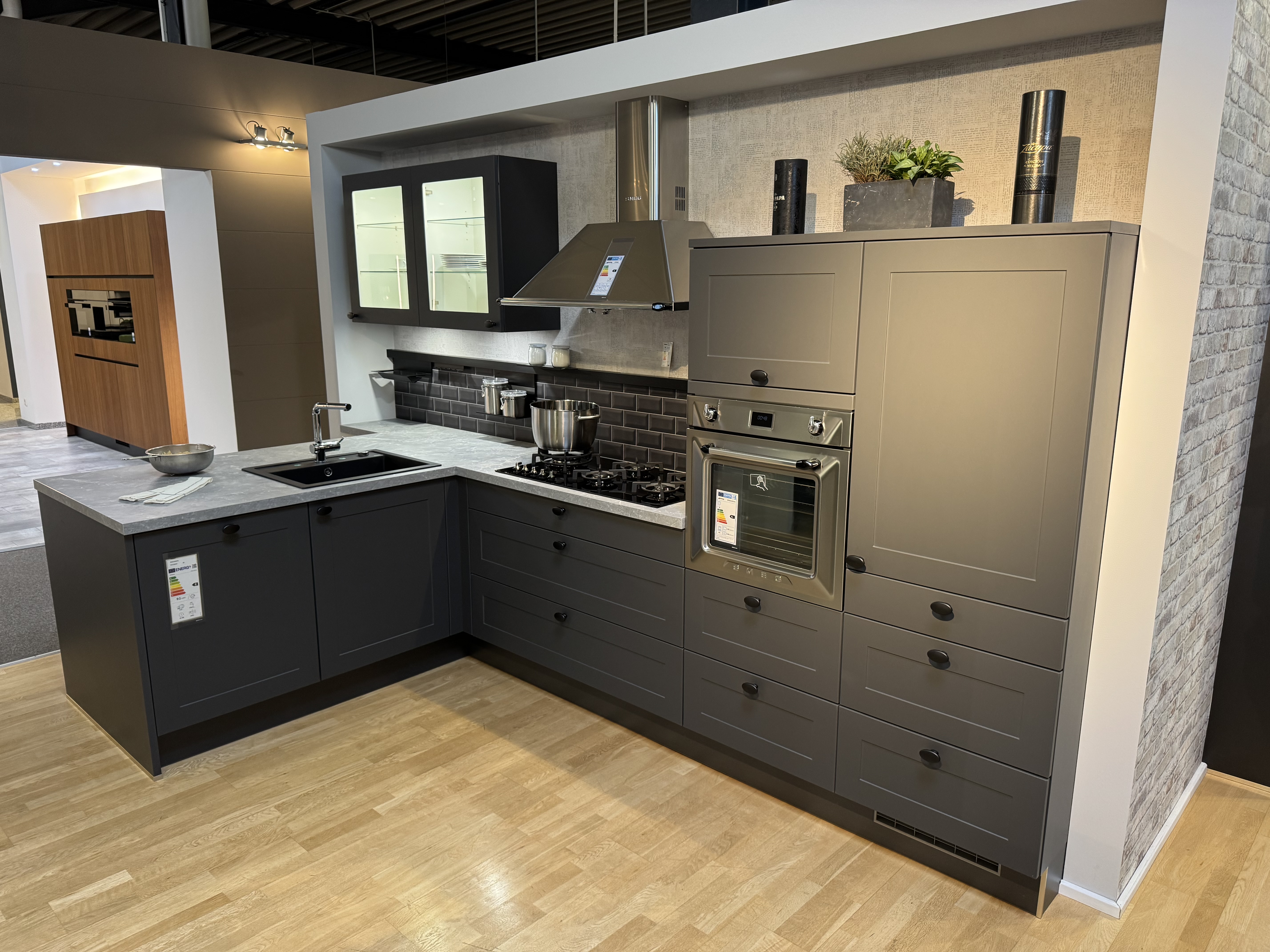 Classic - Lotus Graphit Lotus Graphit mit SMEG Ausstattung
