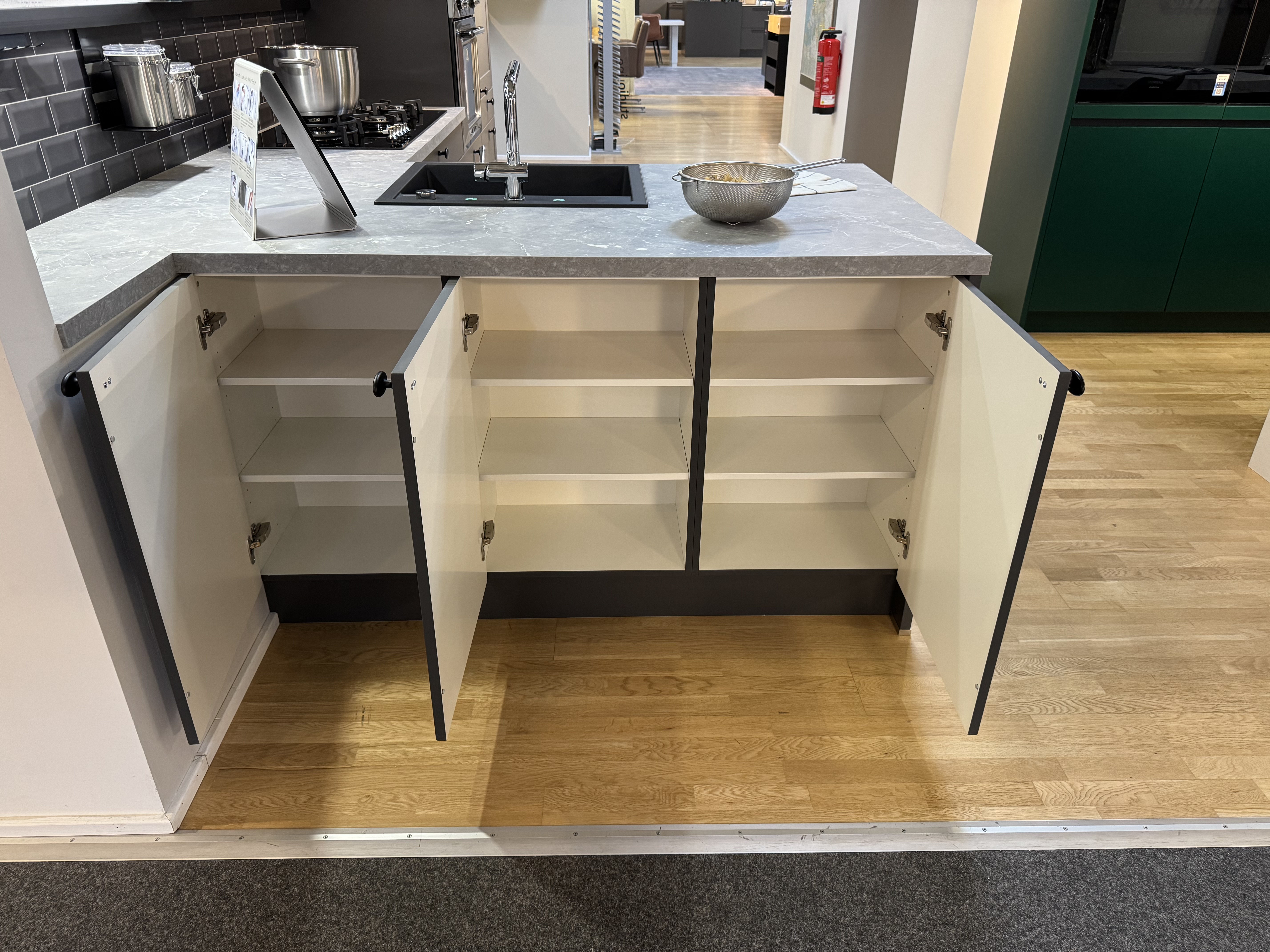 Classic - Lotus Graphit Lotus Graphit mit SMEG Ausstattung