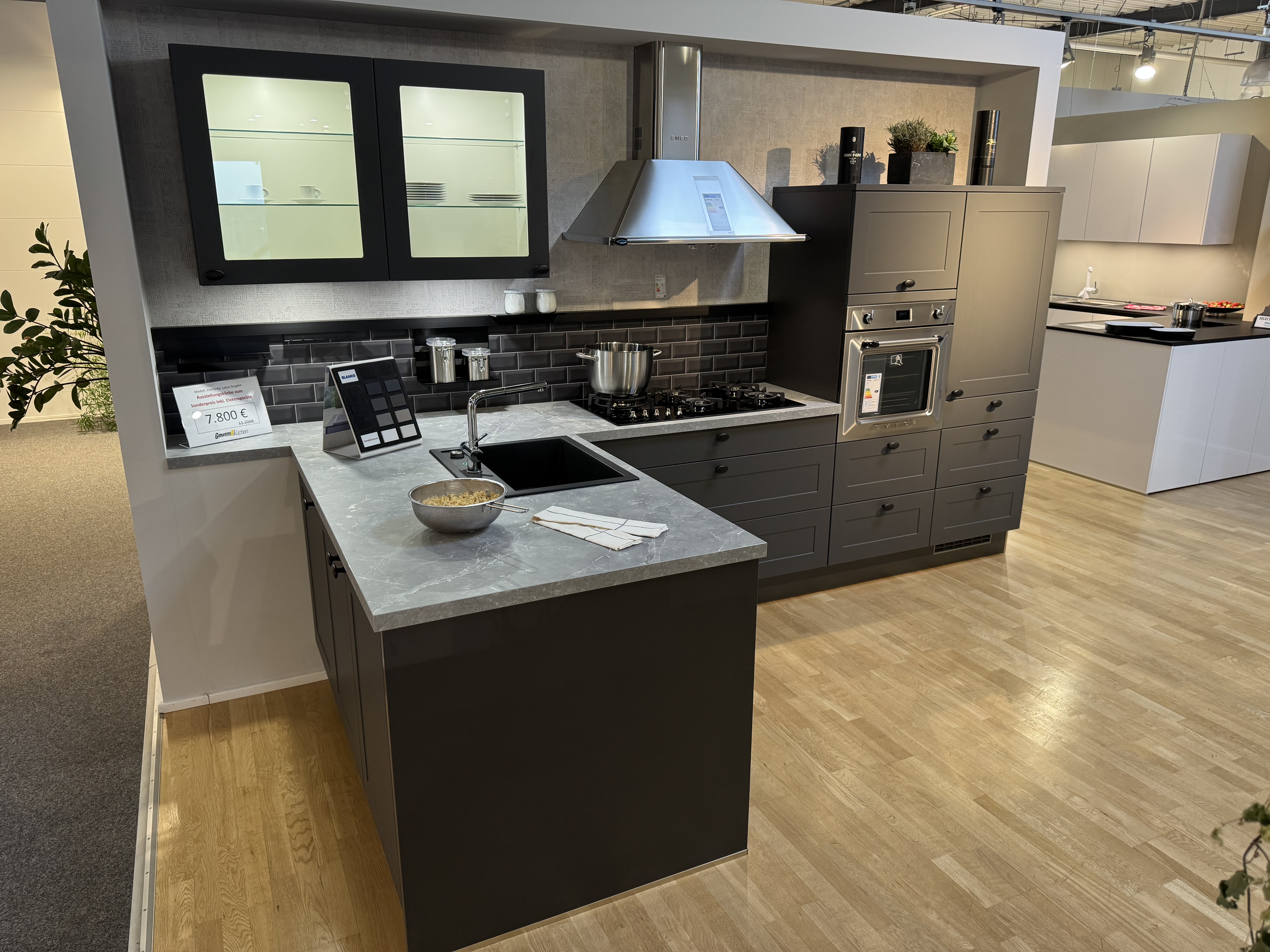 Classic - Lotus Graphit Lotus Graphit mit SMEG Ausstattung
