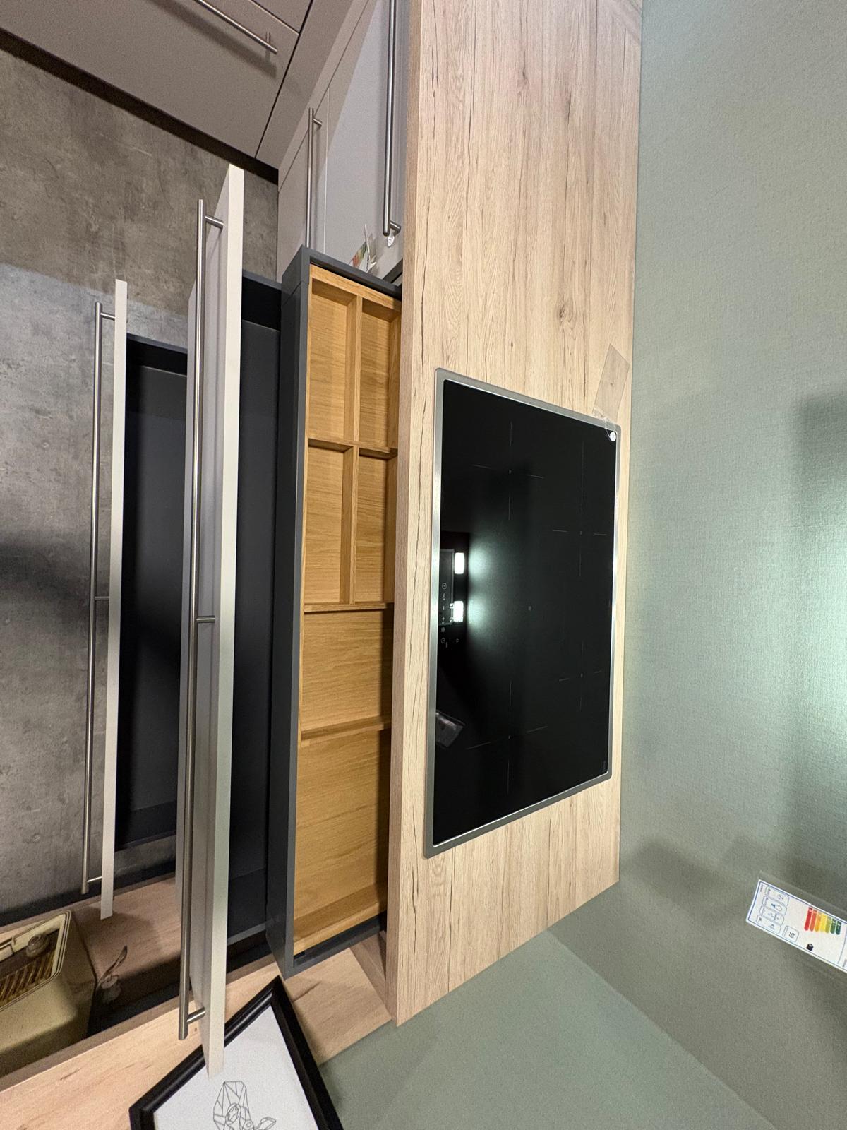 Moderne Brigitte-Küche Base/Ergo in Verde und Kaschmir