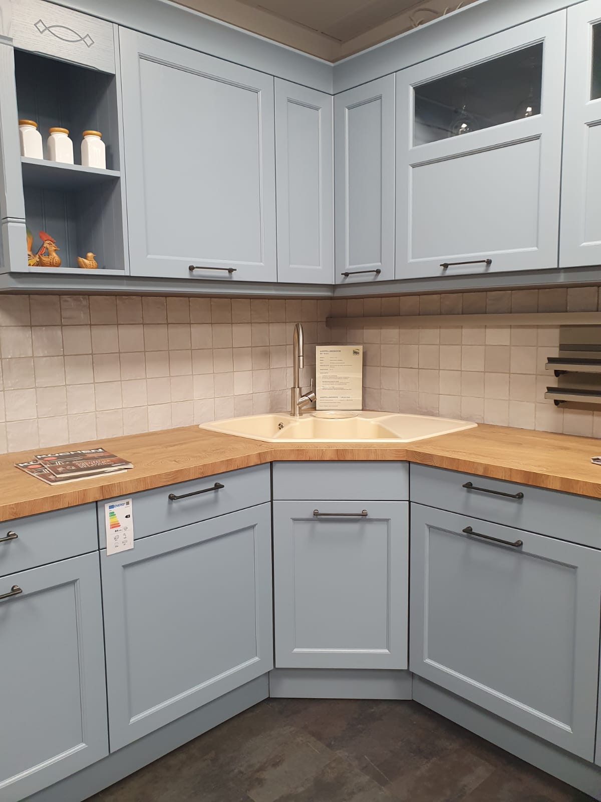 Klassischer Landhausstil trifft moderne Farbgebung