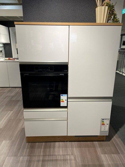 Koje 122 Moderne Küchenzeile mit Sideboard
