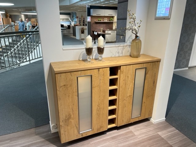 Koje 122 Moderne Küchenzeile mit Sideboard