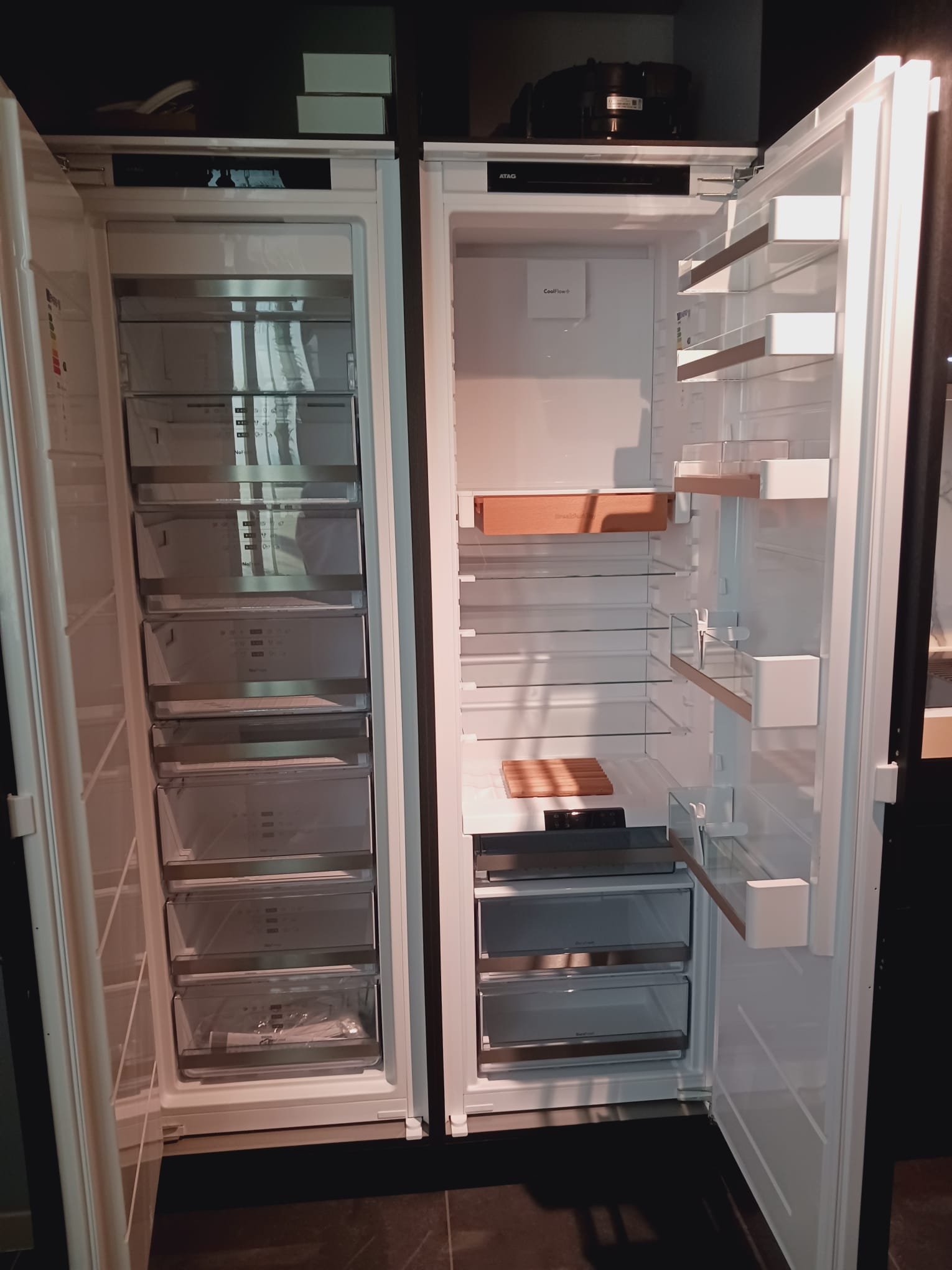 Luxe zwarte Poggenpohl-showroomkeuken