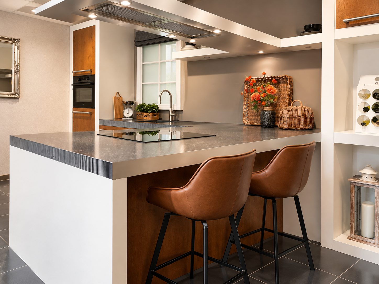 Showroomkeuken in massief eikenfineer, smoke grey