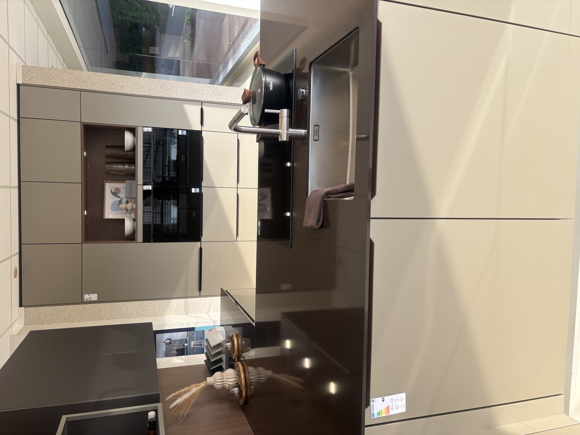 ELEMENTA Concept130 VEGAS in Champagner und Braun metallic inkl. Geräte