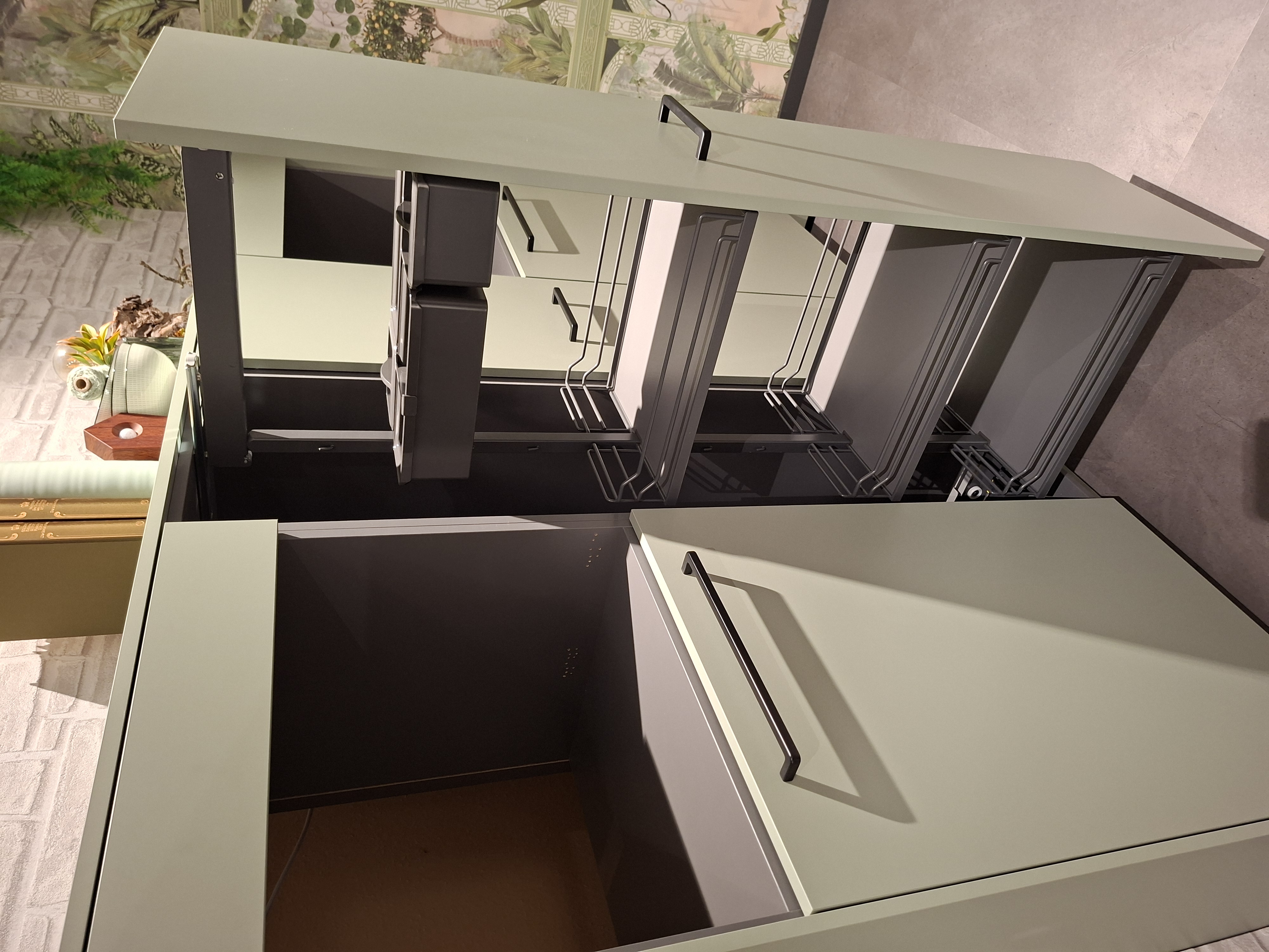 KOJE 12 - Bauformat Grifflos CP & Bosch HNG978QB1: Design trifft Perfektion