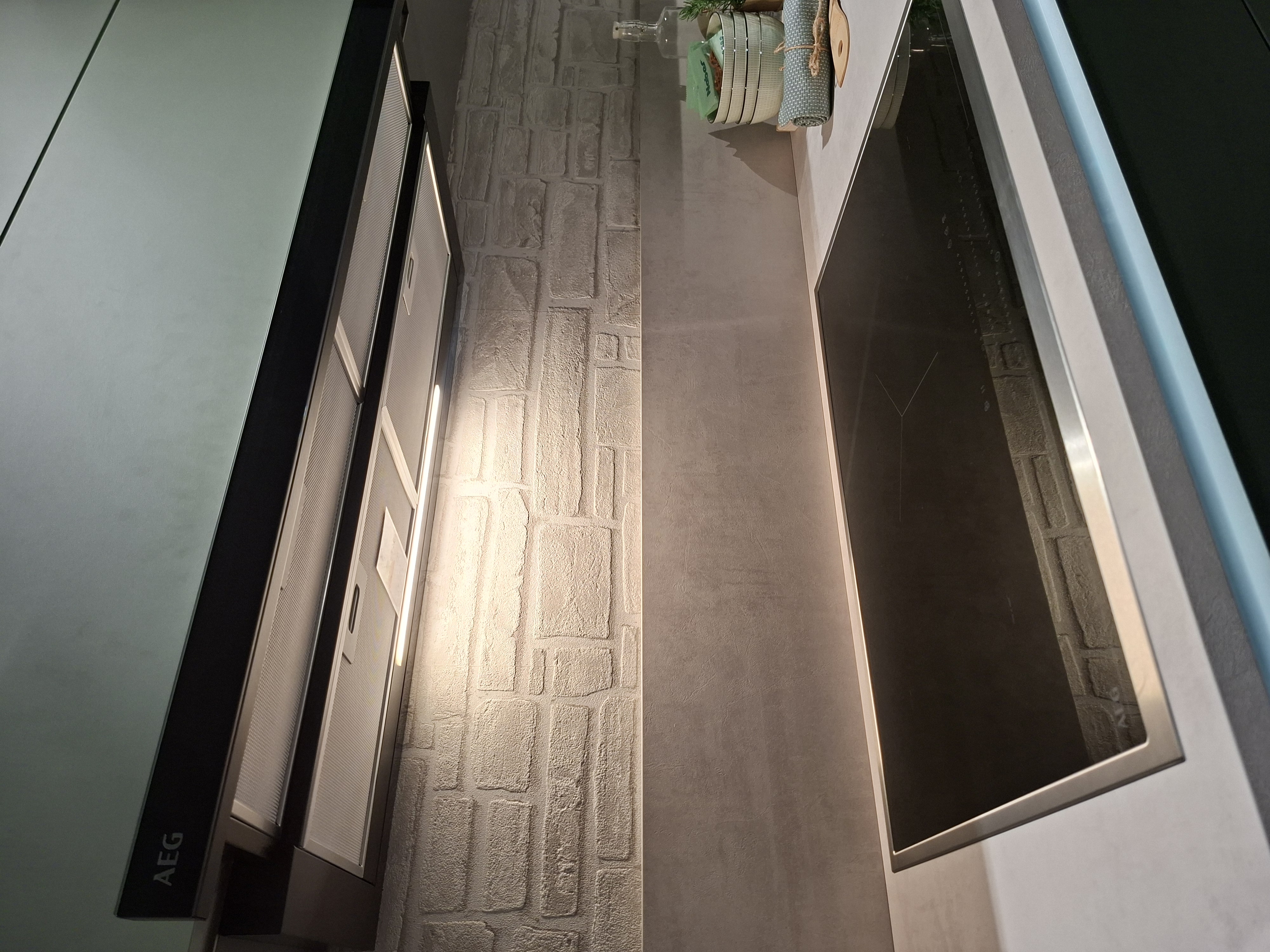KOJE 12 - Bauformat Grifflos CP & Bosch HNG978QB1: Design trifft Perfektion
